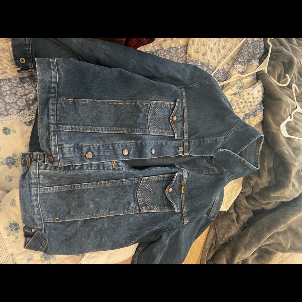 Coats - Picture 4 of 4